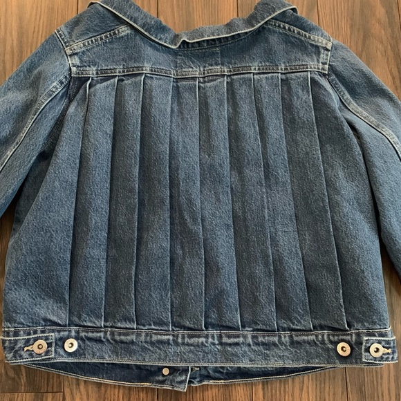 Levi Strauss & Co Off The Shoulder Trucker Denim Jacket 847550000 - Picture 7 of 13
